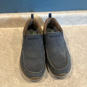 Men’s Skechers slip ons size 11
